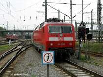 Als ICE 1544 Dresden - Karlsruhe ist dieser Zug nicht zu erkennen. Die hier am Zugende laufende 120 123 hatte den  ICE  1547 aus Frankfurt ab Leipzig nach Dresden gebracht. Am Zugende lief 110 280, diese bringt jetzt den wegen eines Personenunfalles am 26.4.2006 erforderlichen Ersatzzug zur�ck bis Leipzig, so konnte das aufwendige Rangieren vor der R�ckfahrt vermieden werden.