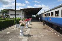 Bahnsteig des Bf. Na San in Richtung Thung Song Jn. gesehen am 24.August 2011. 

