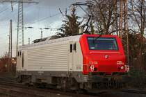 Die CB Rail E37 519 am 9.12.11 als Lz bei einem kurzen Halt in Ratingen-Lintorf.