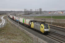 182 511 mit einem KLV Zug am 18.12.2011 in Hattenhofen.