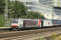 185 285 und 185 664 bei der Durchfahrt am Heimeranplatz in M�nchen am 23.08.2011