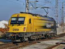 1216 210 ragngiert in Wiener Neustadt Hbf.