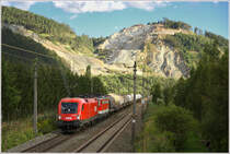 Vorbei am Hartsteinwerk Ponat in Preg, ziehen 1116 091 und eine von mir unerkannte 1142er, diesen G�terzug in Richtung Bruck an der Mur. 
Preg 9.8.2008