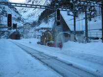 Die Schneeschleuder XTm104 beim Einsatz in G�schenen, 23.12.2011.