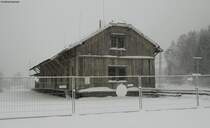 Der G�terschuppen in St.Georgen 30.12.11. Er wird wohl die l�ngste Zeit gestanden sein