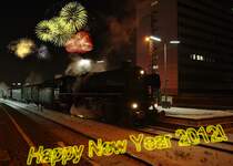 Ein frohes, gl�ckliches, gesundes und erfolgreiches Jahr 2012 allen BB.de Usern! Auf ein neues Jahr voller (hoffentlich) sch�ner Bahn-Momente, die wir hier auf dieser Seite teilen k�nnen. Und auf etwas mehr miteinander statt gegeneinander! In diesem Sinne: guten Rutsch!
Zum Bild: 01 1066 kurz vor der Abfahrt aus W�rzburg Hbf. Aufgenommen am 04.12.2010.