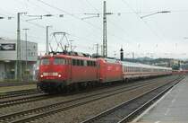 Das ist doch ein guter Jahresabschluss, 115 448-3 mit 101 103-0 im Schlepp zieht den IC 2059 Saarbr�cken - Frankfurt (Main) am 31.12.2011 nach Kaiserslautern