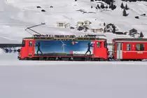 Portrait der Ge 4/4 II 617 am 27.12.11 bei Davos Dorf.