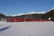 ABe 8/12 3509 erreicht am 27.12.11 mit dem RE 1045 Davos Dorf.