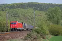 185 401-4 mit TEC 40008 Gallarate - Taulov, am 22.04.2011 bei Freden 