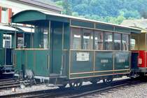 WB - A� 24 am 08.09.1990 in Waldenburg - Salonwagen - SIG/WB - Baujahr 1881- 5,00t - Sitzpl�tze 1.Klasse 18 - L�P 7,15m - zul�ssige Geschwindigkeit 40 km/h. Hinweis: Gas-Beleuchtung
