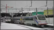 Ein ETRN 470 f�hrt in Z�rich ein. (20.12.2011)