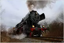 Dampflok 52 8154 bei der Plandampfveranstaltung  Dampf trifft Kohle 2  mit dem 2400t Kohlezug von Zeitz Pbf nach Meuselwitz. 
Meuselwitz 6.2.2011 
