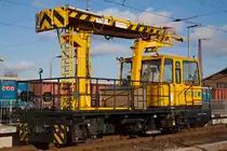 Dieses Mehrzweckarbeitsger�t wurde zur Demontage der Oberleitung an der rechten Anklamer Eisenbahnbr�cke eingesetzt. - 20.03.2011
