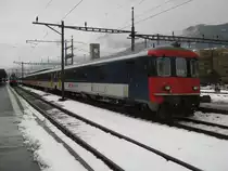 Zugschluss des Entlastungs EC 30139 in Sion. Im Bild der EWI BDt 50 85 82-34 905-8, 02.01.2012.

