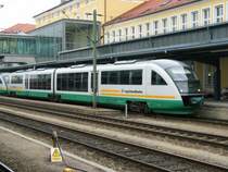 VT 21 A der Vogtlandbahn als RE nach Hof. Aufgenommen am 12.04.2006 im Regensburger Hbf.