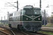 2050.02 am 17.4.2006 im Bahnhof Sigmundsherberg.