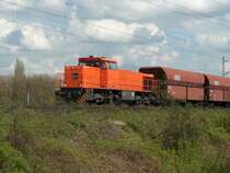 Lok 824 der RAG passiert soebend das Centro in Oberhausen.
2.5.06