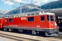 RhB - Ge 4/4 II 624  CELERINA/SCHLARIGNA  am 31.08.1993 in Samedan - Thyristor-Streckenlokomotive - �bernahme 10.05.1984 - SLM5265/BBC - 1700 KW - Gewicht 50,00t - L�P 12,74m - zul�ssige Geschwindigkeit 90 km/h - �2=15.04.1991 - Logo RhB deutsch.

