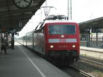Ein Ersatzzug f�r den ICE, der eigentlich um 16.02Uhr aus Hamburg Altona kommend aus Plattling Hbf abfahren sollte, aber 90 min Versp�tung hatte. 2.5.2006