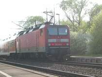 143 144-4 schiebt abendliche RB mit Dosto-Stw voraus. K�ps, 04.05.2006.