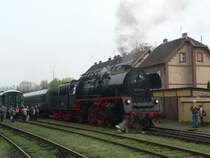 35 1019-5 am 29.4.06 in Wolsztyn. Kurz vor der Abfahrt in Richtung Cottbus.