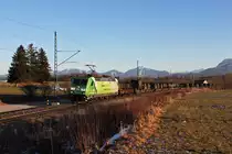 Am Montag und Dienstag dieser Woche sind auf der Mittenwaldbahn mal wieder Milit�rz�ge unterwegs gewesen. Am 16.01.2012 zog 185 389 einen Milit�rzug bei Rieden Richtung M�nchen.