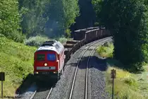 Ebenfalls �berraschend kam 232 131-3 mit einem, wie sich sp�ter herausstellte Pegnitztalumleiter, in Form eines Mischers. Durchfahrt in R�thenbach am Steinwald, 14.09.2011