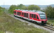 648 808 erreicht am 5.10.11 Rothenburg. Auf der Brachfl�che links vom Zug lagen einst zahlreiche Gleise, wie die folgenden Bilder zeigen.