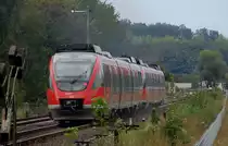 Soeben haben die beiden Triebwagen 644 502 und 644 057 den Bahn�bergang am Bahnhof Weilerswist verlassen und streben als RB24 dem Endbahnhof K�ln Deutz Messe zu! 21.8.2011