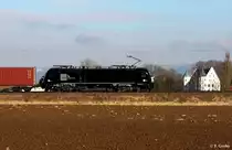 MRCE dispolok ES 64 U2-071 / 182 571-0 vor G�terzug Richtung Passau, KBS 880 N�rnberg - Passau, fotografiert vor dem Schlo� Schambach bei Stra�kirchen am 16.01.2012
