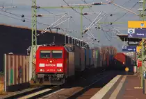 Was g�tert so sp�t bei Wind und Nacht....eh neh quatsch also G�terzugbegegnung in Allerheiligen bei Neuss....die 185 231-8 und die 185 166-6 kamen sich entgegen am 29.11.2011