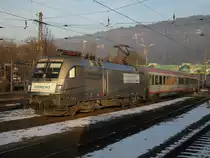 Im wahrlich letzten Licht hat sich die Siemens-Taurus noch in Bregenz bei der Abfahrt Blicken lassen. Kam mit dem �EC 860 von Wien West nach Bregenz. (18.01.2012)