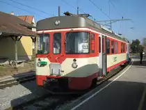 Be 4/4 15 (ex. Travys, Chemin de fer Yverdon–Ste-Croix (YSteC)) mit dem Bt 54 als Regio Apples-L'Isle-Mont-la-Ville in Apples, 18.01.2012.