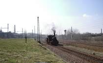 89 6009 w�hrend der F�hrerstandsmitfahrten im SEM Chemnitz zum Feldbahntreffen am 8.04.06