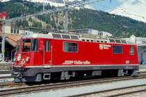 RhB - Ge 4/4 II 627  REICHENAU-TAMINS  am 09.05.1999 in Davos Dorf - Thyristor-Streckenlokomotive - �bernahme 02.08.1984 - SLM5268/BBC - 1700 KW - Gewicht 50,00t - L�P 12,74m - zul�ssige Geschwindigkeit 90 km/h - �2=08.11.1991 - �1=04.11.1997 - Logo RhB rh�toromanisch.
