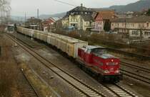 Adam 22  Spike  (203 241-6) zieht einen Hackholzgutzug durch Landstuhl nach Ramstein