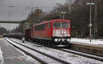 Am 21.01.2012 kam 155 192-8 mit einem gemischtem GZ und witzigem Schneemuster auf der Front in Richtung Norden durch Eichenberg.