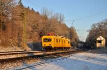 Der Turmtrienwagen 708 303 durchf�hrt A�ling in Richtung Rosenheim am 25.1.2012