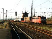 140 496-1 mit einem G�terzug auf Bahnhof L�hne am 4-11-2000. Bild und scan: Date Jan de Vries.
