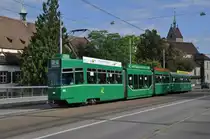 Be 4/6S mit der Betriebsnummer 669 und der B4 1471 fahren zur Haltestelle Kunstmuseum auf der Linie 2. Die Aufnahme stammt vom 29.08.2011.