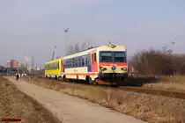 Die beiden GySEV/Raaberbahn Dieseltriebwagen 247 504 (ex �BB 5047 020) und 247 509 (ex �BB 5047 100) fahren gemeinsam als Zug 9824 nach Zalaszentiv�n. Szombathely, 01.02.2012