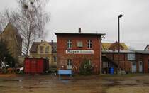 Die Bahnmeisterei und zuletzt auch die Signalwerkstatt im Bf M�geln; 02.01.2012