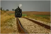 Dampflok 17c372 f�hrt mit EZ 7394  Leiser Berge  von Korneuburg nach Ernstbrunn. Teleaufnahme (nicht im Gleisbereich ;O)
Naglern 24.9.2011 
