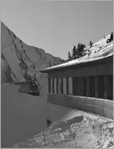 In Hintergrund, im Schatten und vom Schnee teilweise verdeckt; und trotzdem denke ich, dass dieses Bild des bei Jaman talw�rts fahrenden Rochers de Naye Triebwagen seinen Reiz hat...
12.01.12