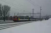 Ersatz IC 569 (der Pendel verkehrte 2x Z�rich-Chur und zur�ck) bei Durchfahrt in Weesen. Der Zug bestand aus einem Doppel RBe 540 Pendel, mit 7 EWI Zwischenwagen (5 B, 1 A, 1 AB). Der Triebwagen vorne ist der 540 057, hinten der 540 032, 02.02.2012.