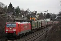 Die 189 058 zog am 28.1.12 einen Acrese durch Leutesdorf.