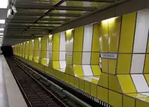 Eine Skulptur der 70er Jahre des vorigen Jahrhunderts: U-Bahnhof Jungfernstieg in Hamburg, 28.1.2012