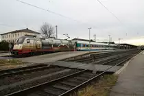 183 001-7 der VBG mit der Sonderlackierung ``175 Jahre Deutsche Eisenbahn`` fotografiert am 15.12.2011 im Bahnhof Landshut (Bayr). Am Haken h�ngt der Alex M�nchen-Hof. 
