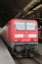 Hier steht 143906 am 3.2.2012 mit einer RB27 abfahrbereit in M�nchengladbach Hbf.